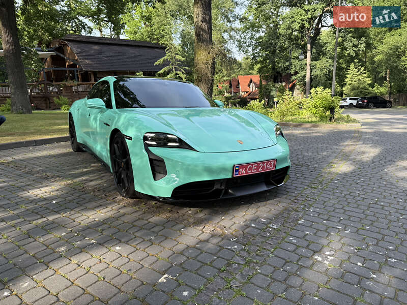 Седан Porsche Taycan 2023 в Львове