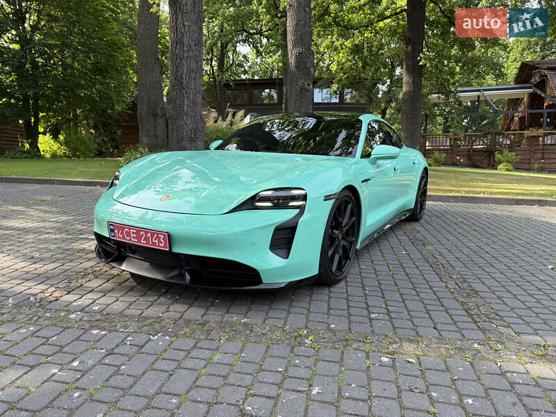 Седан Porsche Taycan 2023 в 