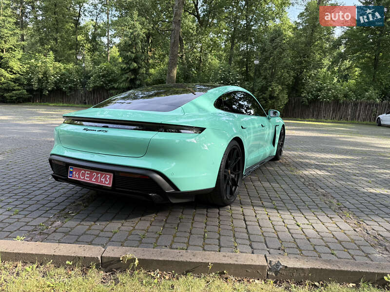 Седан Porsche Taycan 2023 в Львове