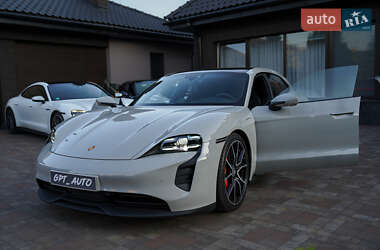 Седан Porsche Taycan 2022 в 