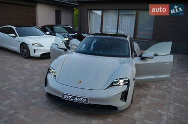 Седан Porsche Taycan 2022 в Києві