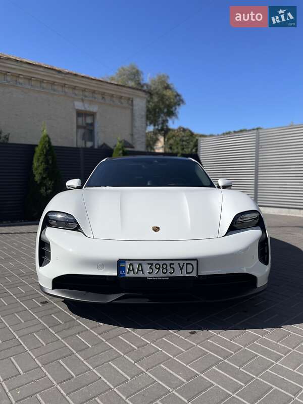 Седан Porsche Taycan 2023 в Киеве фото 12 Седан Porsche Taycan 2023 в Киеве