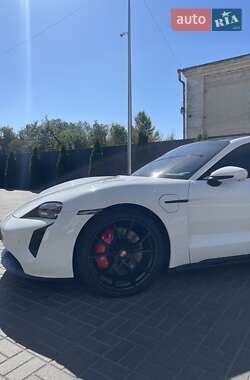 Седан Porsche Taycan 2023 в 