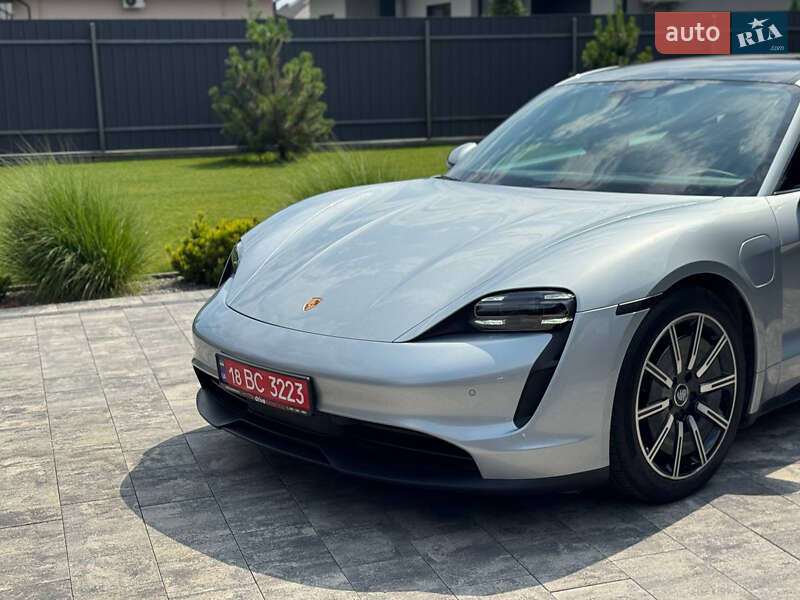 Седан Porsche Taycan 2021 в Луцьку