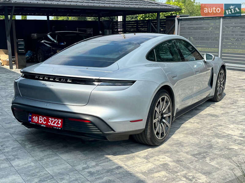 Седан Porsche Taycan 2021 в Луцьку