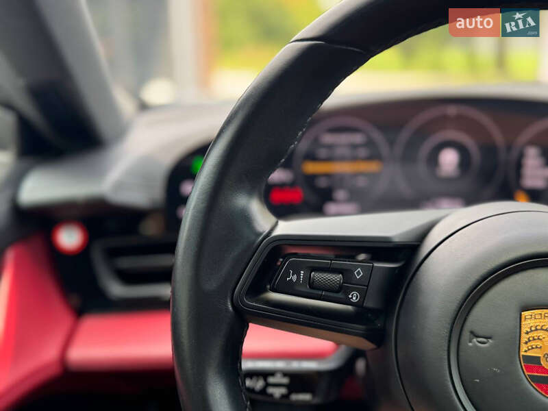 Седан Porsche Taycan 2021 в Луцьку