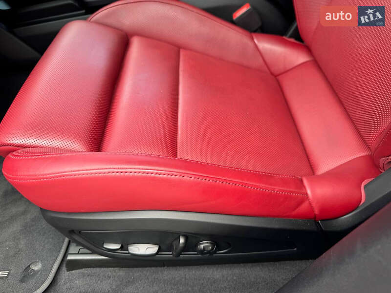 Седан Porsche Taycan 2021 в Луцьку