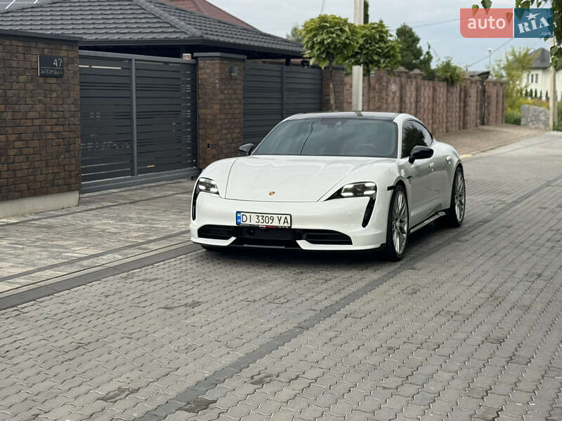Седан Porsche Taycan 2020 в 
