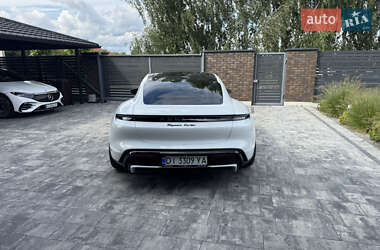 Седан Porsche Taycan 2020 в 