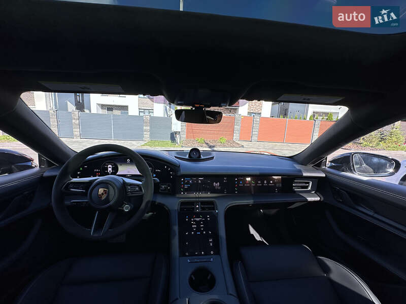 Седан Porsche Taycan 2022 в Киеве