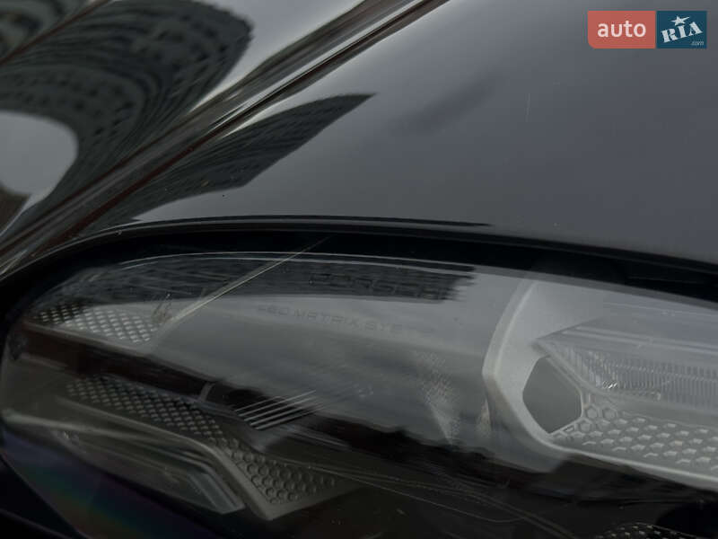 Седан Porsche Taycan 2020 в Києві
