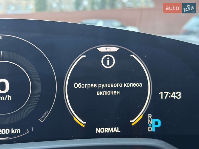Седан Porsche Taycan 2020 в Києві