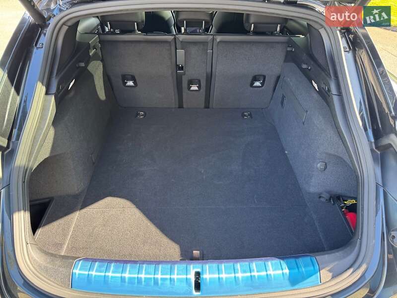 Універсал Porsche Taycan 2024 в Києві фото 17 Універсал Porsche Taycan 2024 в Києві