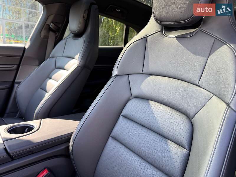 Універсал Porsche Taycan 2024 в Києві фото 32 Універсал Porsche Taycan 2024 в Києві