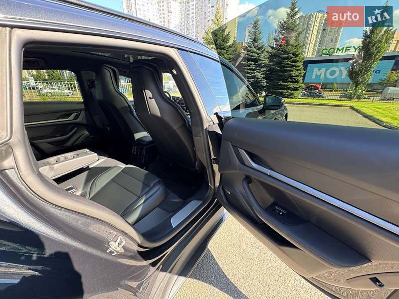 Універсал Porsche Taycan 2024 в Києві фото 75 Універсал Porsche Taycan 2024 в Києві