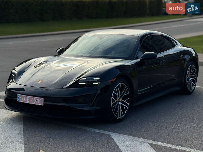 Седан Porsche Taycan 2021 в 