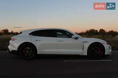 Седан Porsche Taycan 2022 в 