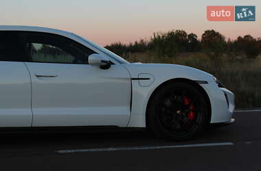 Седан Porsche Taycan 2022 в 