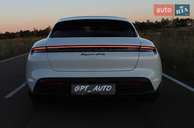 Седан Porsche Taycan 2022 в 