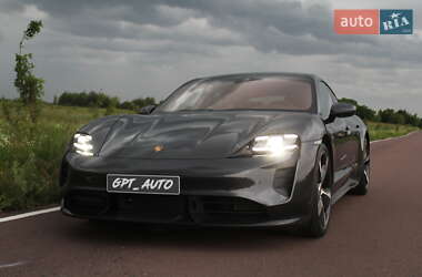 Седан Porsche Taycan 2020 в Киеве