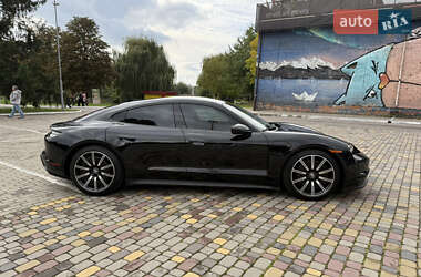 Седан Porsche Taycan 2021 в 