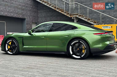 Седан Porsche Taycan 2022 в 