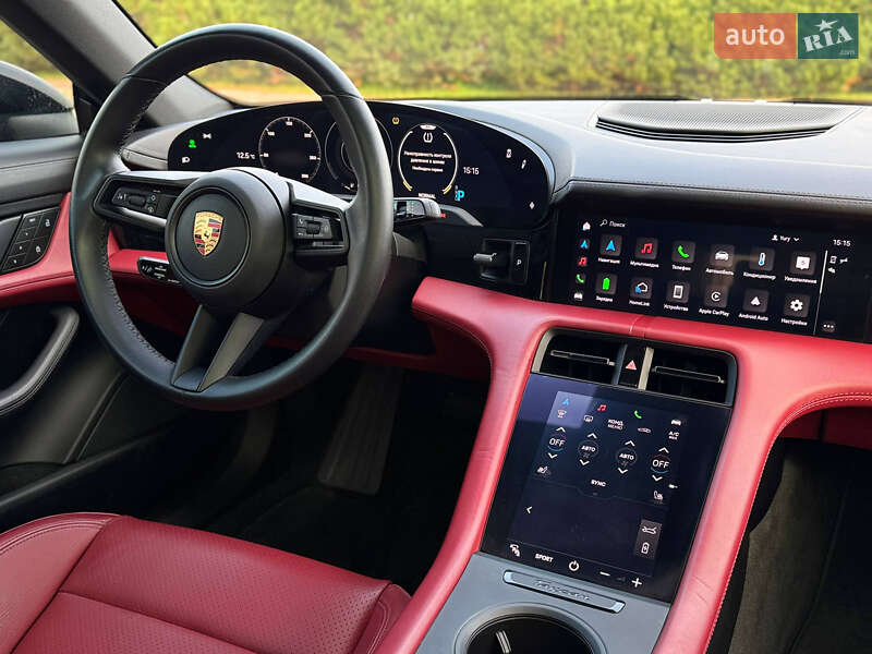 Седан Porsche Taycan 2021 в Киеве