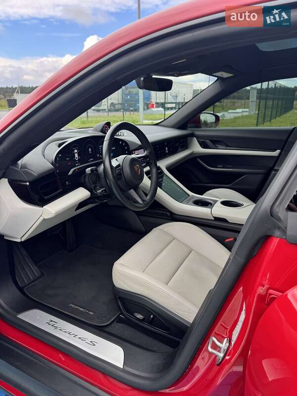 Седан Porsche Taycan 2021 в Луцке