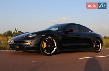 Седан Porsche Taycan 2021 в Киеве