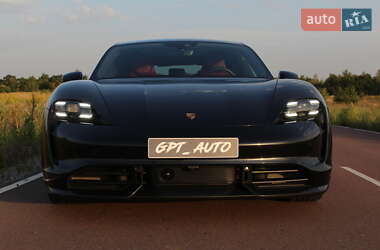 Седан Porsche Taycan 2021 в 