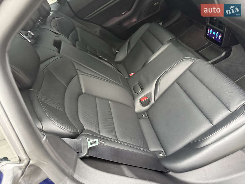Седан Porsche Taycan 2020 в Киеве фото 18 Седан Porsche Taycan 2020 в Киеве