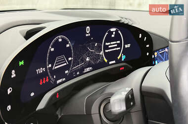 Седан Porsche Taycan 2020 в 