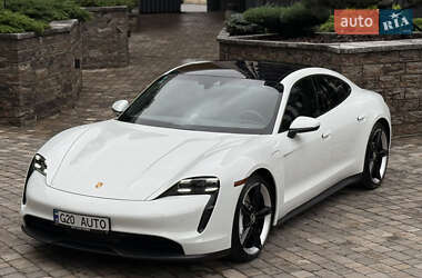 Седан Porsche Taycan 2021 в Киеве
