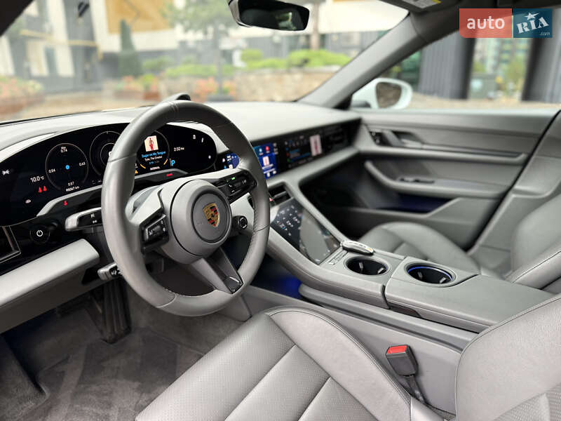 Седан Porsche Taycan 2021 в Киеве фото 32 Седан Porsche Taycan 2021 в Киеве