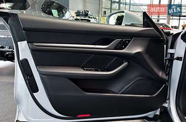 Седан Porsche Taycan 2024 в  фото 12 Седан Porsche Taycan 2024 в