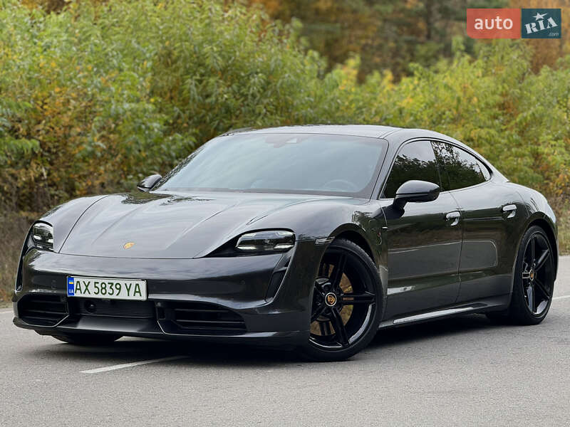 Седан Porsche Taycan 2020 в Києві