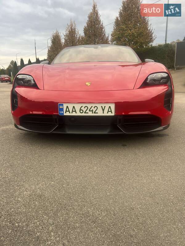 Седан Porsche Taycan 2023 в Києві