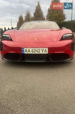 Седан Porsche Taycan 2023 в 