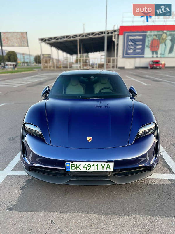Седан Porsche Taycan 2021 в Одесі