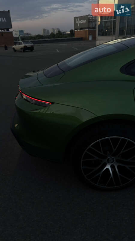 Седан Porsche Taycan 2022 в Києві фото 16 Седан Porsche Taycan 2022 в Києві
