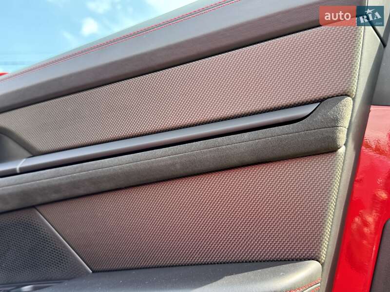 Седан Porsche Taycan 2022 в Києві