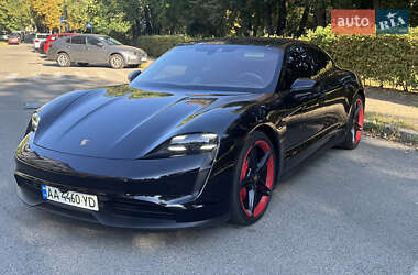 Седан Porsche Taycan 2020 в Киеве