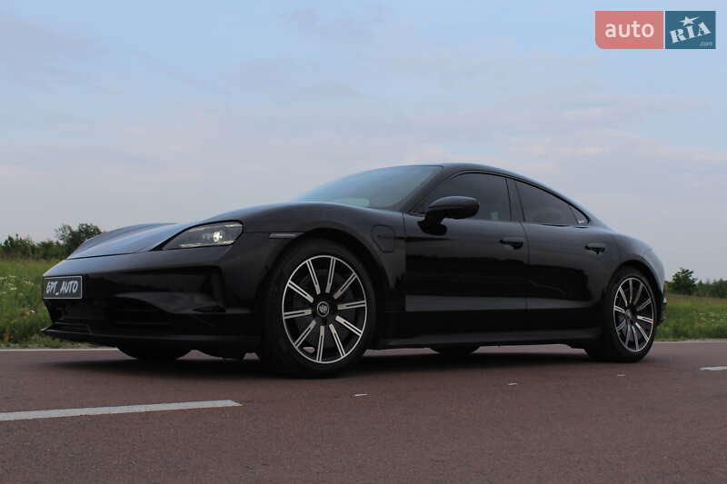Седан Porsche Taycan 2025 в Києві фото 15 Седан Porsche Taycan 2025 в Києві