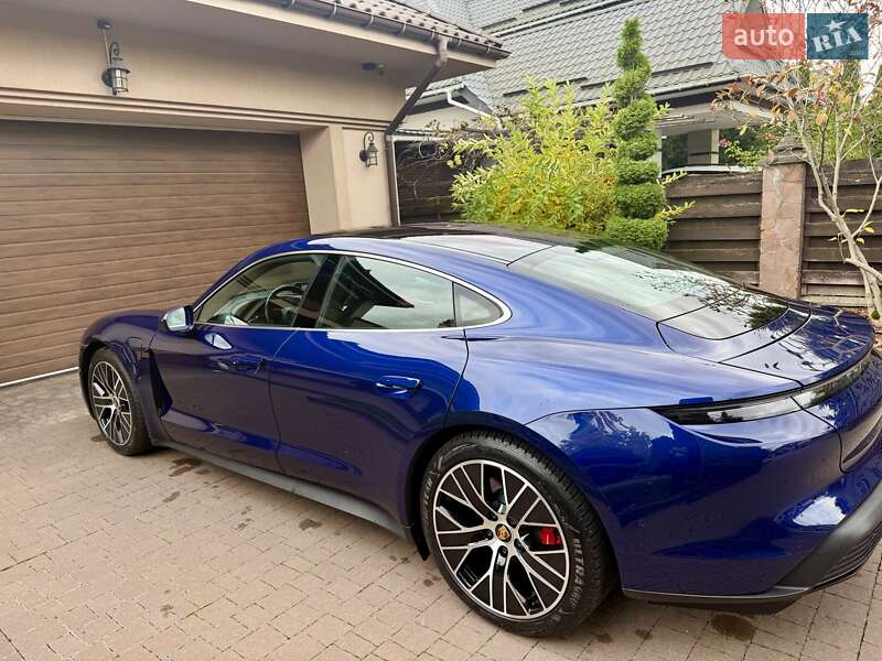 Седан Porsche Taycan 2020 в Ровно