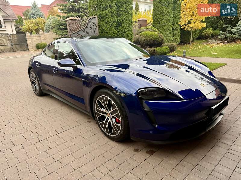 Седан Porsche Taycan 2020 в Ровно