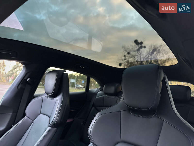 Седан Porsche Taycan 2023 в Киеве фото 48 Седан Porsche Taycan 2023 в Киеве