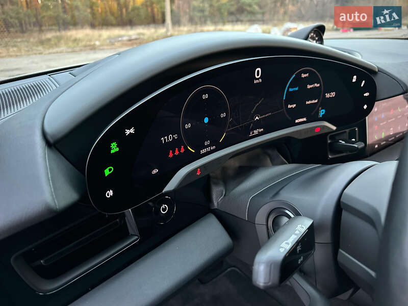Седан Porsche Taycan 2023 в Киеве фото 63 Седан Porsche Taycan 2023 в Киеве