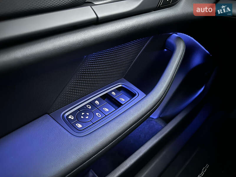 Седан Porsche Taycan 2023 в Киеве фото 95 Седан Porsche Taycan 2023 в Киеве