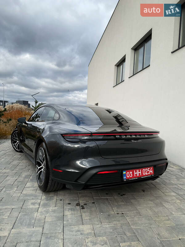 Седан Porsche Taycan 2022 в Луцке