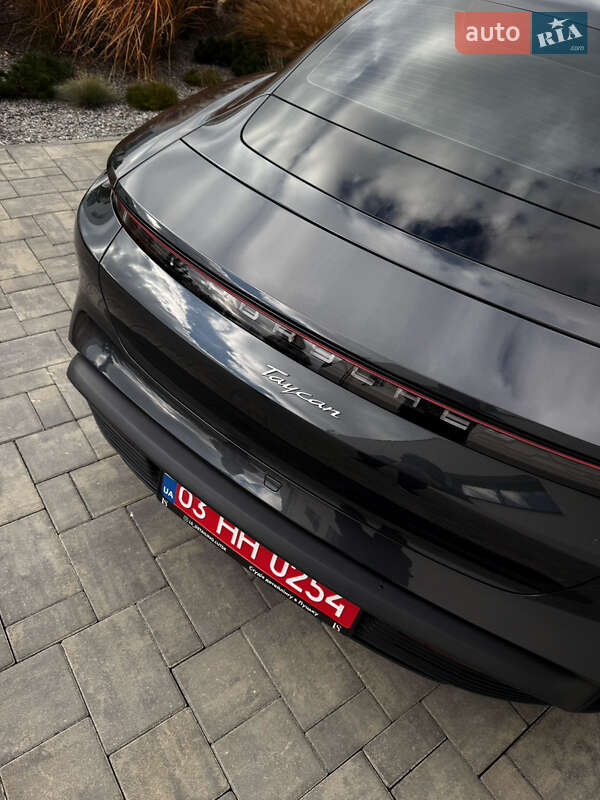 Седан Porsche Taycan 2022 в Луцке